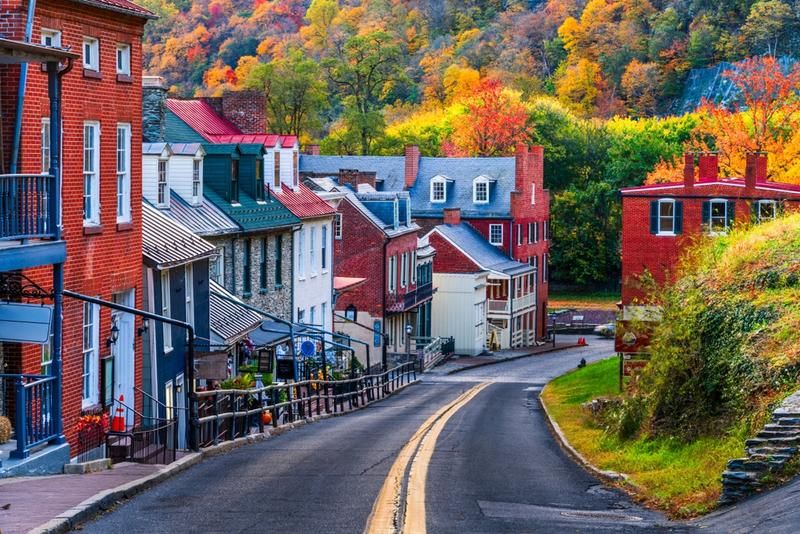 5 Best Small Towns in West Virginia to Visit Featured Image